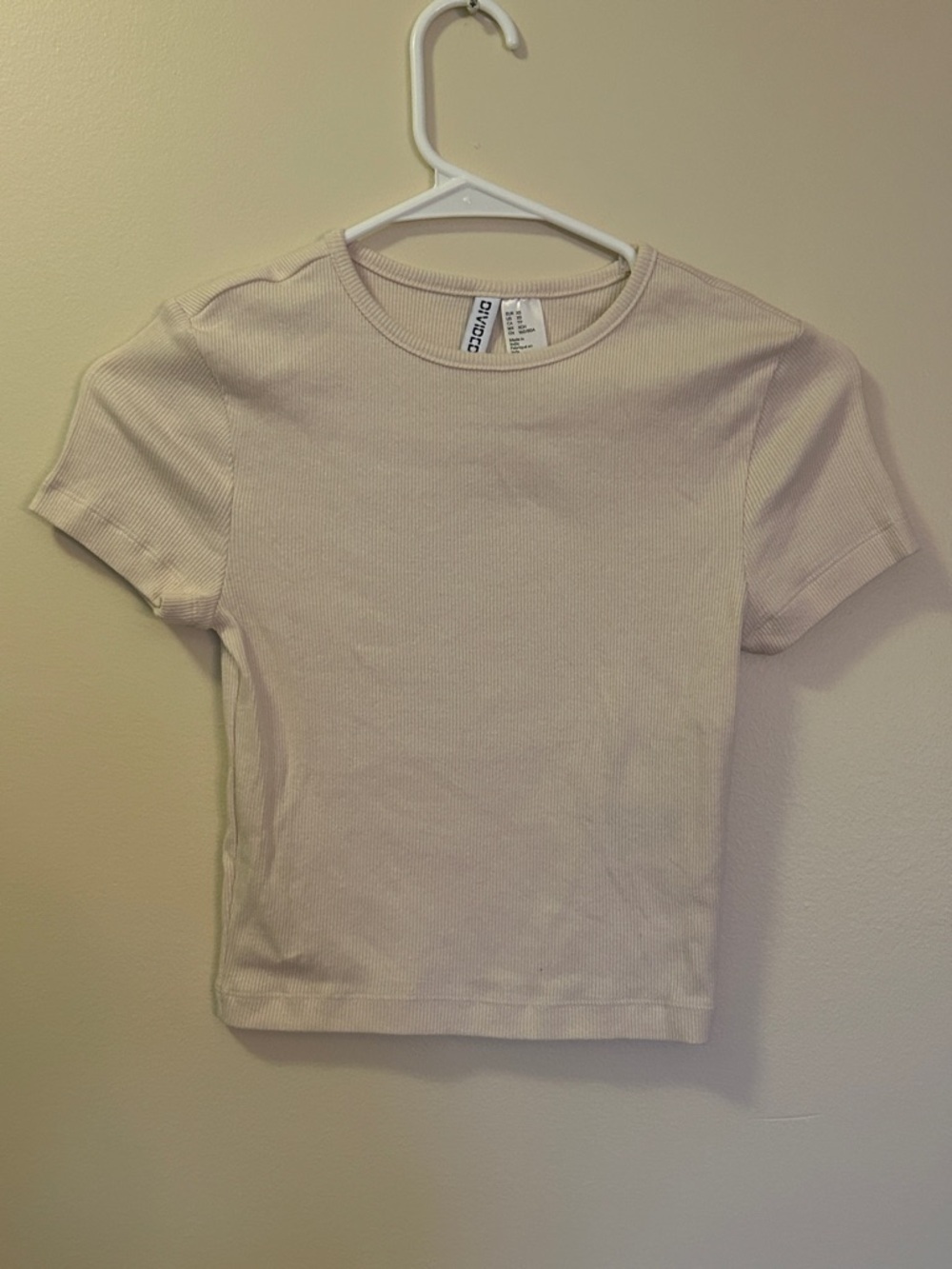H&M Divided XS Top | Fitted Basic Tee | Casual Everyday Shirt